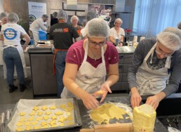 gemeinsam für den guten Zweck backen
